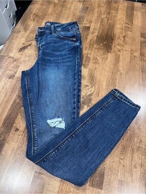 Old Navy High Rise Skinny Jeans Torn Knee